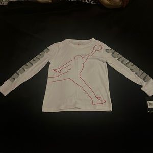 Boys Jordan long sleeve tee size (s)